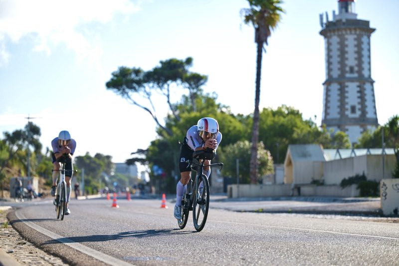 Em posição aero junto ao farol da Guia, em Cascais